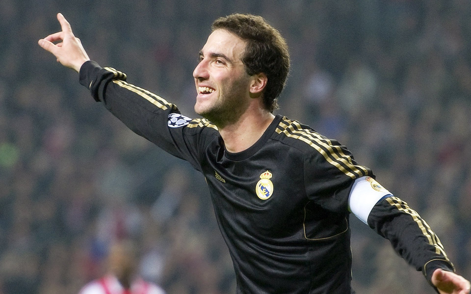 九游官网APP-前15分钟高压导致三次断球+1进球