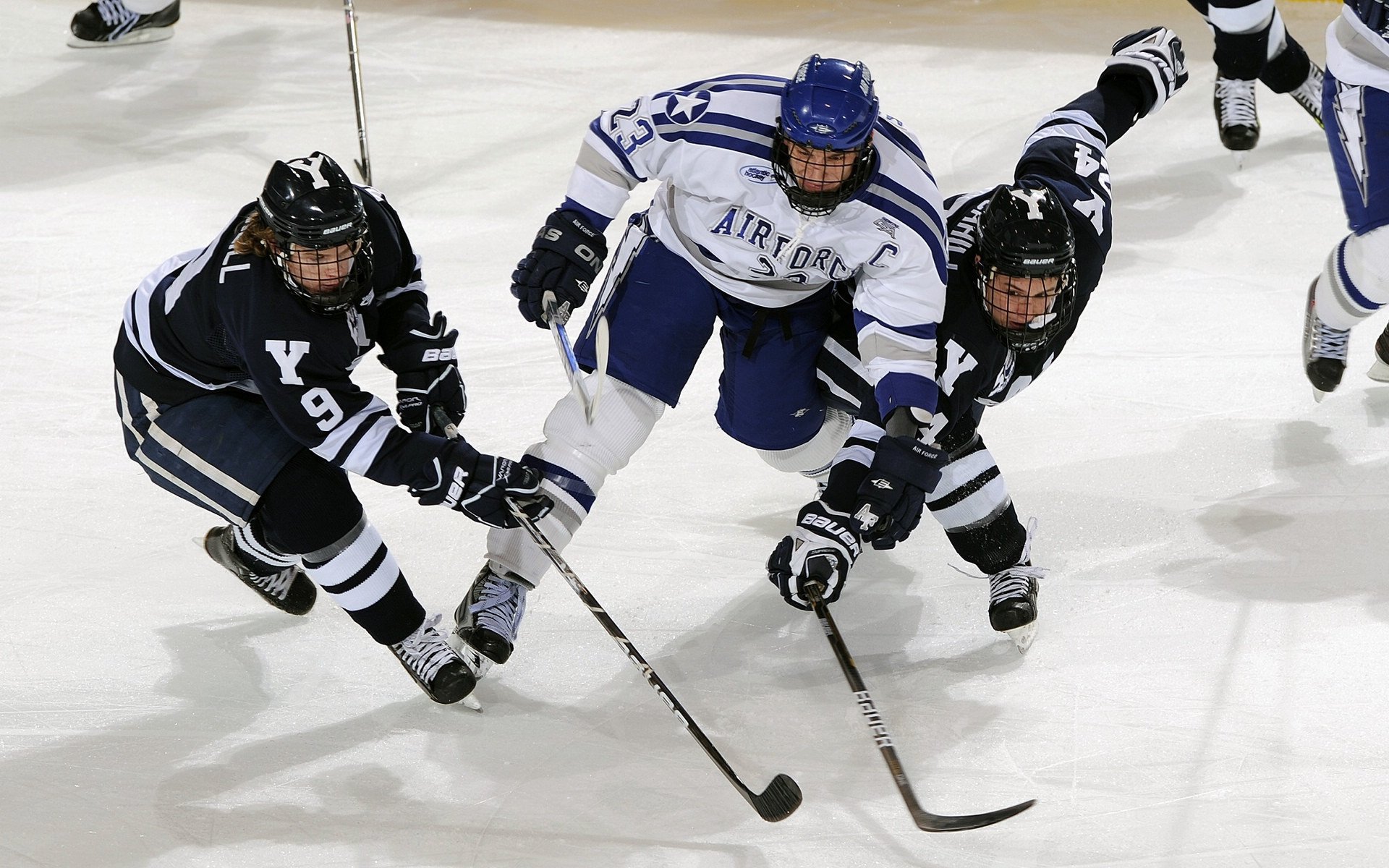 日本队在亚洲杯进展顺利，期待夺冠